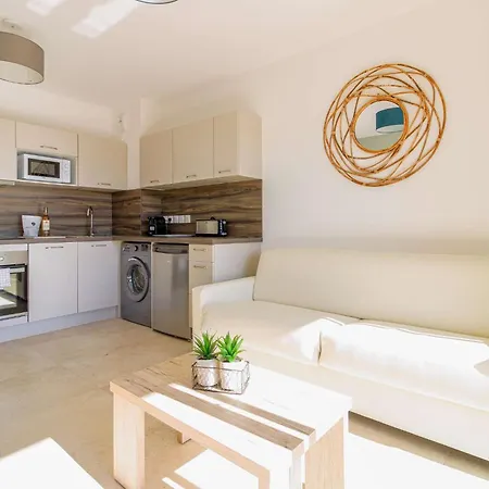 Select' - Avec Douche Exterieure Et Piscine - 180sud-e02 Apartment *